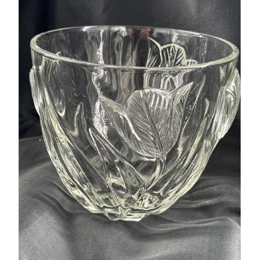 Tulip Clear Lead Crystal‎ Serving Bowl Heavy Glass 3-D 5.5